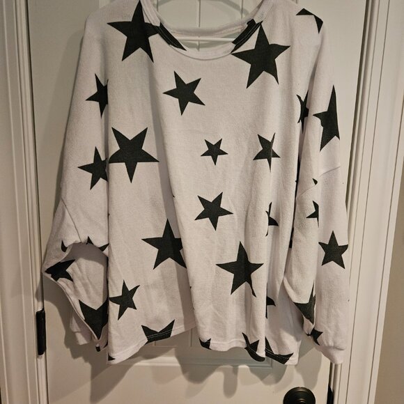 Black & White Star Top - Picture 3 of 3